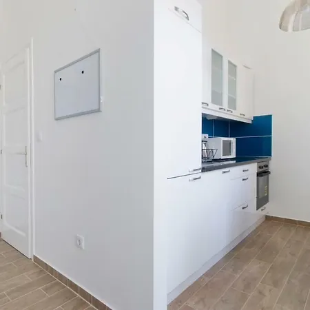 Apartment Karinflats - Hugo Apt. *